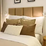 Nook I Airport Apartment Bratislava
