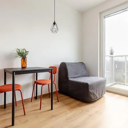 Nook I Airport Apartment *
