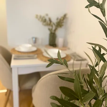 Apartment Nook I Airport *