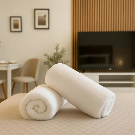 Nook I Airport Lägenhet *