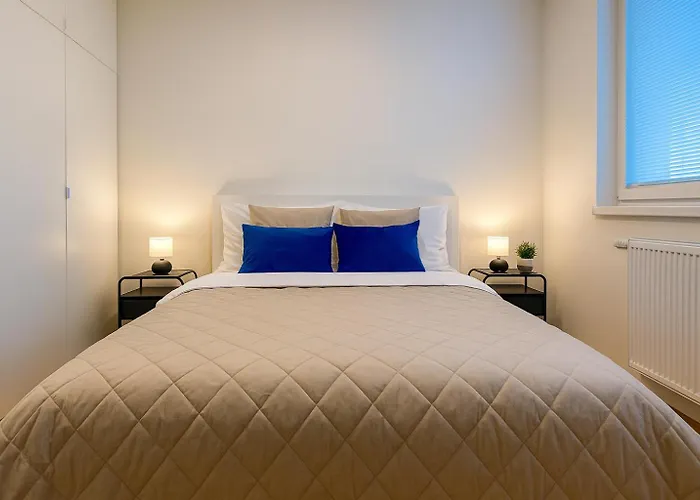 Nook I Airport Apartamento