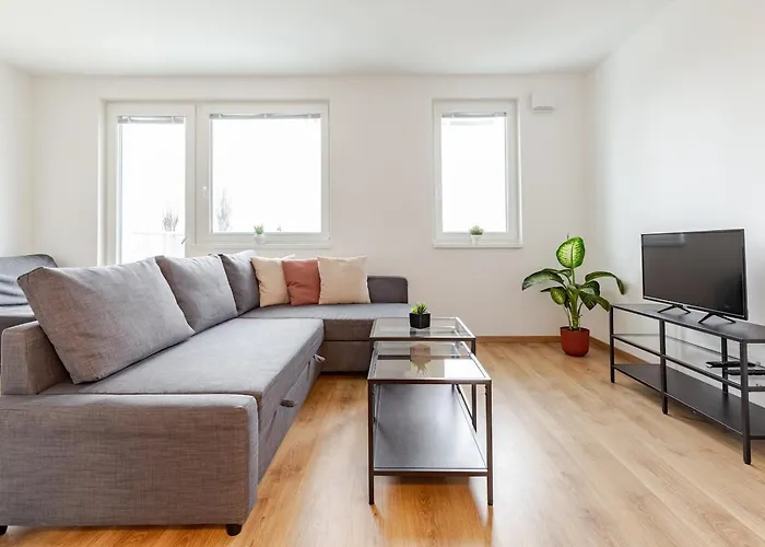 Nook I Airport Apartament